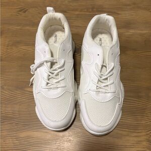 PrettyLittleThing White Sneakers